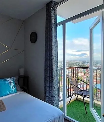 Aparthotel Quayside Near Airport 4*
